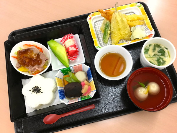 石井記念愛染園の祝い膳